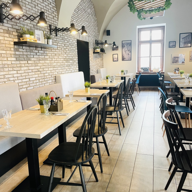 Reštaurácia History Trnava